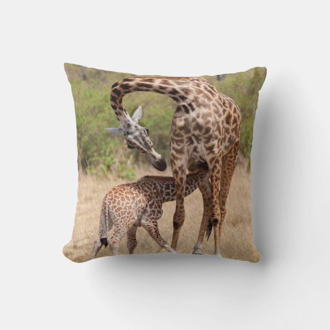 Giraffe Mutter und Baby in Kenia Kissen (Vorderseite)