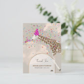 Giraffe Partying Safari Thema Kinderankündigung Ankündigungspostkarte (Stehend Vorderseite)