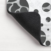 Giraffe Polka Dot Black and Light Gray Print Mousepad (Ecke)