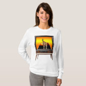 Giraffe Popout Art im alten analogen Fernsehen, T-Shirt (Vorne ganz)