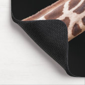 Giraffe Portrait Foto auf Schwarz Mousepad (Ecke)