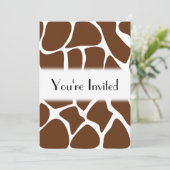 Giraffe Print Pattern in Dunkelbraun. Einladung (Stehend Vorderseite)