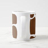 Giraffe Print Pattern in Dunkelbraun. Jumbo-Tasse (Rückseite)