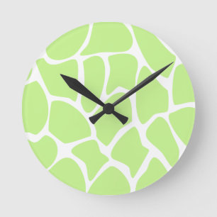 Giraffe Print Pattern in Light Lime Green. Runde Wanduhr