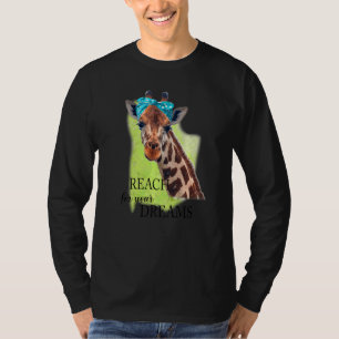 Giraffe Reach für Ihren Traumspaziergang Inspirati T-Shirt
