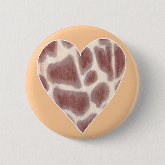 Giraffe schlägt Muster in einer Herz-Form-Taste Button (Vorderseite)