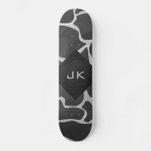 Giraffe Schwarz und Light Gray Monogram Skateboard