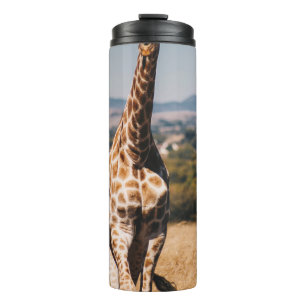 GIRAFFE UMGEBEN VON BRAUNEM GRAS THERMOSBECHER