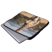 GIRAFFE UMGEBEN VON BROWN GRASS LAPTOPSCHUTZHÜLLE (Vorne Knopf)