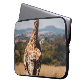 GIRAFFE UMGEBEN VON BROWN GRASS LAPTOPSCHUTZHÜLLE (Vorderseite Links)