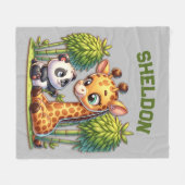 Giraffe und Panda Mit Monogramm Name | Fleecedecke (Vorderseite (Horizontal))