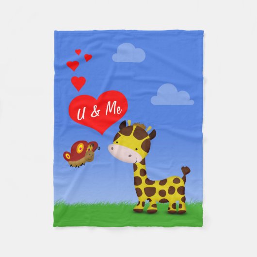 Giraffe und Schmetterling in Liebe Fleecedecke (Vorderseite)