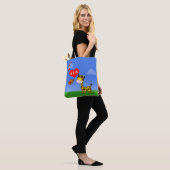 Giraffe und Schmetterling in Liebe Tasche (Am Model)