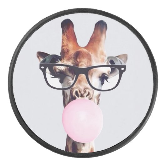 Giraffe wearing glasses blowing a pink bubble gum eishockey puck (Vorderseite)