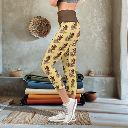 Giraffe Yellow Portrait-Blume Capri Leggings