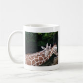 Giraffen, die Hälse reiben Kaffeetasse (Links)