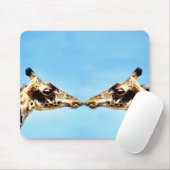 Giraffen, die Nasen berühren Mousepad (Mit Mouse)