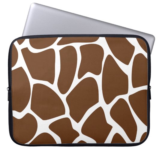 Giraffen-Druck-Muster in dunklem Brown Laptopschutzhülle (Vorderseite)