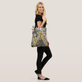 Giraffen im tropischen Wald. Tasche (Am Model)