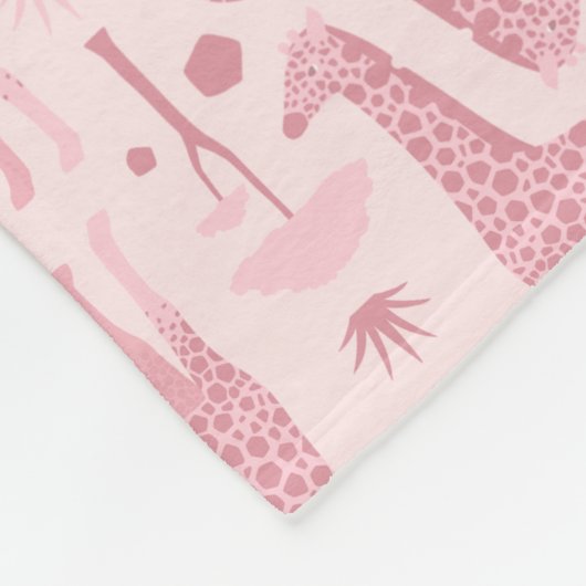 Giraffen in der Savannah in Rosa Fleecedecke (Ecke)