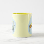 Giraffen-Mama und Baby-Tasse Zweifarbige Tasse (Mittel)
