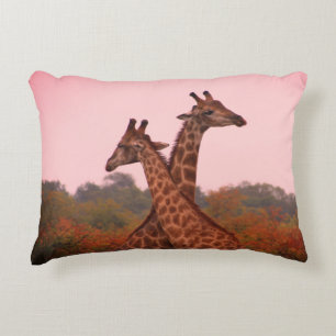 Giraffen mit rosa Himmel Dekokissen