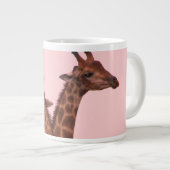 Giraffen mit rosa Himmel Jumbo-Tasse (Vorderseite Rechts)