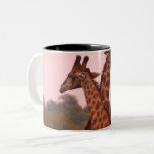 Giraffen mit rosa Himmel Zweifarbige Tasse (Vorderseite Links)