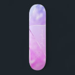 Giralrosa Glitzer Moderner Name personalisiert coo Skateboard<br><div class="desc">Rosa und helle lila Imitate Folie Glitzer silber metallische geometrische Stil Skateboard.             Einfach mit Ihrem Namen im handgeschriebenen Signaturstil personalisieren. Könnte ein niedliches Geschenk für ein Teenager-Mädchen auf Sweet 16,  Quinceanera,  Abschluss,  Geburtstag,  Weihnachten,  oder andere Gelegenheiten.</div>