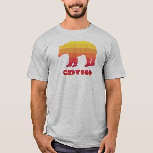 Girdwood Alaska Rainbow Bear T-Shirt (Vorderseite)