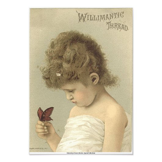 Girl Admiring Butterfly Ephemera Foto Print (Vorne)