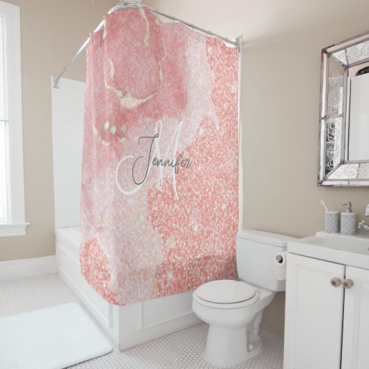 Girl Agate Pink Glitzer Blush Monogram Duschvorhang (Beispiel)