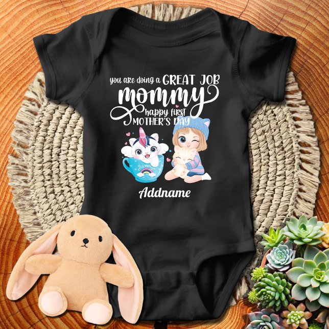 Girl Baby Bodysuit Happy 1. Müttertag Baby Strampler (Von Creator hochgeladen)