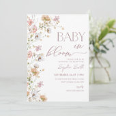 Girl Baby in Bloom Wildblume Babydusche Einladung (Stehend Vorderseite)