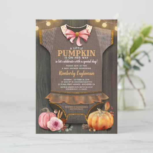 Girl Baby Shower Fall Pumpkin Rustic Burlap Wood Einladung (Stehend Vorderseite)