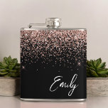 Girl Black Blush Pink Rose Gold Glitzer Monogram Flachmann<br><div class="desc">Girly Black and Rose Gold - Rosa Imitate verfärben Metallische Sparkle Glitzer Monogram Name und Initial Party Flask. Das macht den perfekten 16 Geburtstag,  Hochzeit,  Brautparty,  Jubiläum,  Babydusche oder Junggeselinnen-Abschied Geschenk für jemanden,  der Lieben glamourösen Luxus und schicke Stile.</div>
