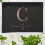 Girl Black Rose Gold Modern Monogram Name Geschirrtuch<br><div class="desc">Chic Elegant Rosa Gold Monogram Script auf einem schicken Black Kitchen Handtuch. Einfach mit Ihrem eigenen Namen und Ihren eigenen Details anpassen. Ideal für Ihren luxuriösen Lifestyle! Bitte kontaktieren Sie uns unter cedarandstring@gmail.com ,  wenn Sie Hilfe beim Design oder den passenden Produkten benötigen.</div>