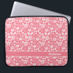 Girl Blush Pink Tropische Blume Monogramm Laptopschutzhülle<br><div class="desc">Girly Blush Pink Tropical Blume Monogram Laptop Schläfchen. Einfach mit Text,  Schriftart und Farben anpassen. Erstellt von Zazzle pro Designer BK Thompson exklusiv für Cedar und String; bitte kontaktieren Sie uns,  wenn Sie Hilfe beim Design benötigen.</div>