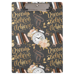Girl Boss Dream glaubt an Zwischenablage Klemmbrett