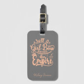 Girl Boss Gebäude Ihr Reich Personalisiert Gepäckanhänger (Vorderseite Vertikal)