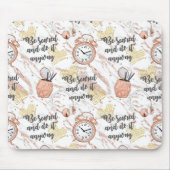 Girl Boss: Sei verängstigt und tu es trotzdem, Mou Mousepad (Vorne)