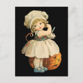 Girl Carving Apple Halloween Postkarte (Vorderseite)