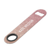 Girl Chic Pink Gold Glitzer Ombre Monogram Speed Flaschenöffner (Rückseite Schrägansicht)