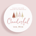 Girl Christmas Tree Onederful Birthday Vielen Dank Runder Aufkleber<br><div class="desc">Girl Weihnachtsbaum Freundliche Geburtstagsfeier Danke Stickers Pink Weihnachtsbaum Thema ist perfekt für minimale und moderne Geburtstagsparty! Wählen Sie unser pastellrot-blaues Regenbogen-Design für Ihre Kinder 1. Geburtstag Party.</div>