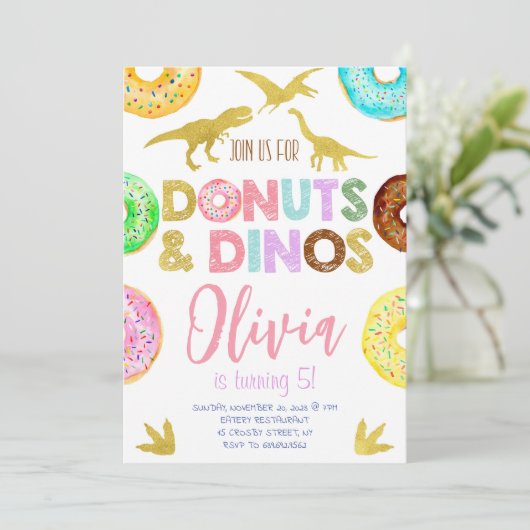 Girl Dinosaurier und Donuts Geburtstag Einladung (Stehend Vorderseite)