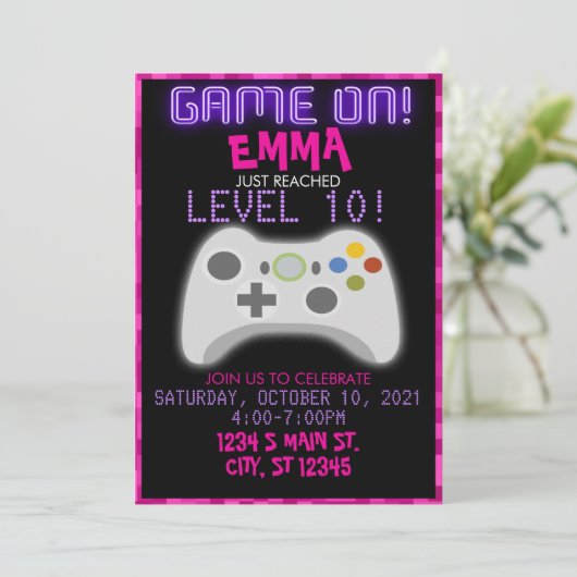 Girl Gaming Geburtstag Einladung (Stehend Vorderseite)