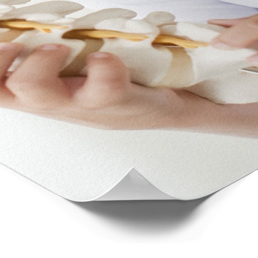 Girl-Holding-Modell im Ärztebüro Poster (Ecke)