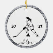 Girl Ice Hockey Player Dated Year & Name Grau Spor Keramik Ornament (Hinten)