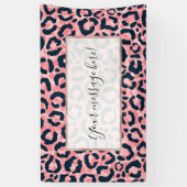 Girl Künstlerisch Pink Blue Leopard Animal Print Banner (Vertikal)