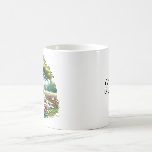 Girl Lesen eines Buches unter einem Baum an einem Kaffeetasse (Mittel)